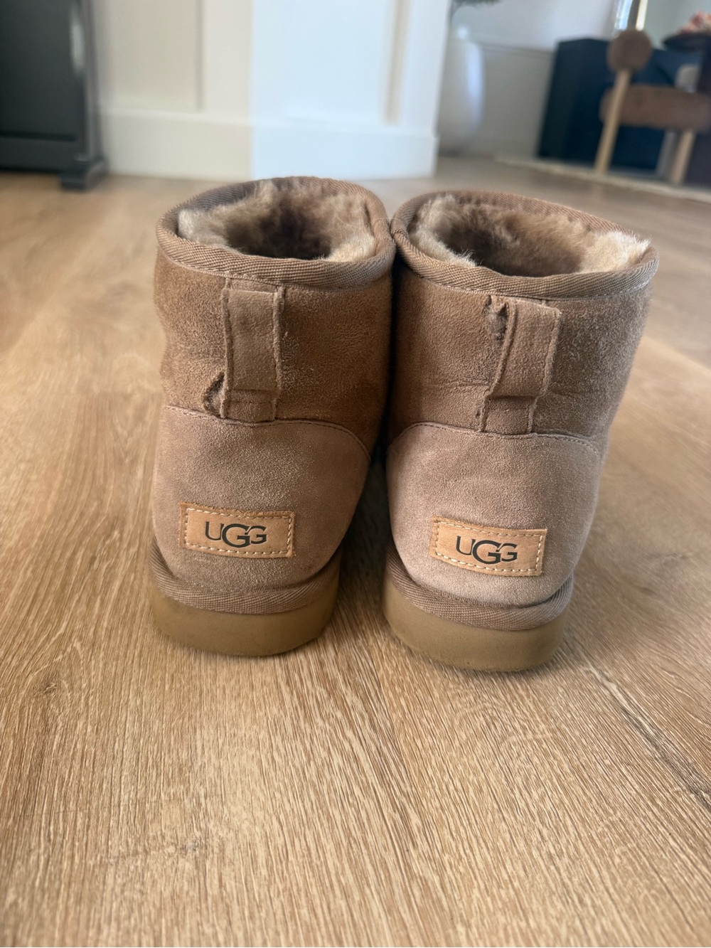 NO NOT BUY— UGGS for uggcollector21 - Picture 4 of 9